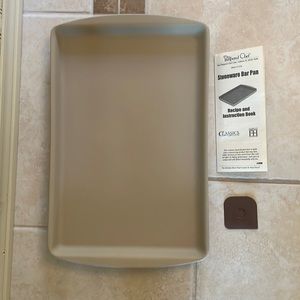 The Pampered Chef Family Heritage Stoneware Classic Collection